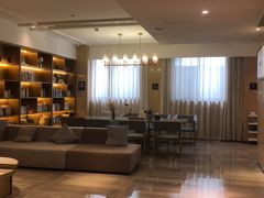 -上海外滩老码头亚朵酒店