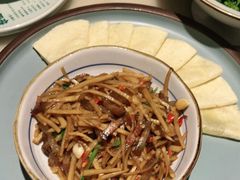 烟笋炒腊肉-佬麻雀·剁椒鱼头(京基KK One店)