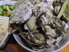 压锅生蚝-小船渔村•大连菜•大连焖鱼(明泽街店)