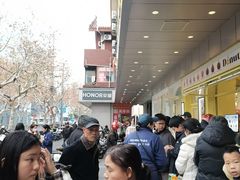 -85度C(生甜甜圈研究工坊·上海松江人民北路店)