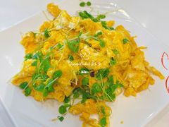 香椿苗炒柴鸡蛋-嘉和一品(长江道店)