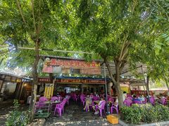 -黄记四更烤乳猪店