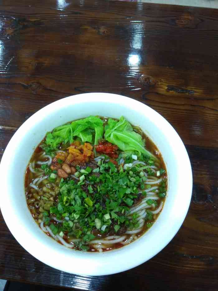 常德牛肉粉面(大和店)-"开张的第二天去吃的早餐,发现小吃盐水蒜苗.