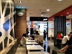 自助取餐区-麦当劳(汉口火车站候车室店)