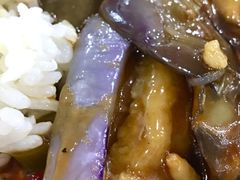 燕南西南边肉沫茄子-北大学一食堂