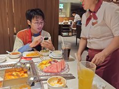 -海底捞火锅鲜切牛肉主题店(长寿路店)