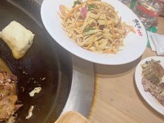 -咱屯子铁锅炖直营店(保利店)