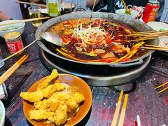 -四小区火锅·巷子里的重庆火锅(花照壁店)
