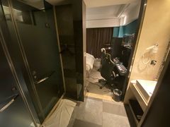 -粤塔x电竞酒店(深圳龙华大浪后浪新天地店)