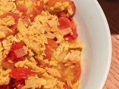 浆果儿炒土鸡蛋-吃饭皇帝大土家民族菜(荟聚店)