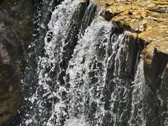 -燕子河大峡谷天坑仙境