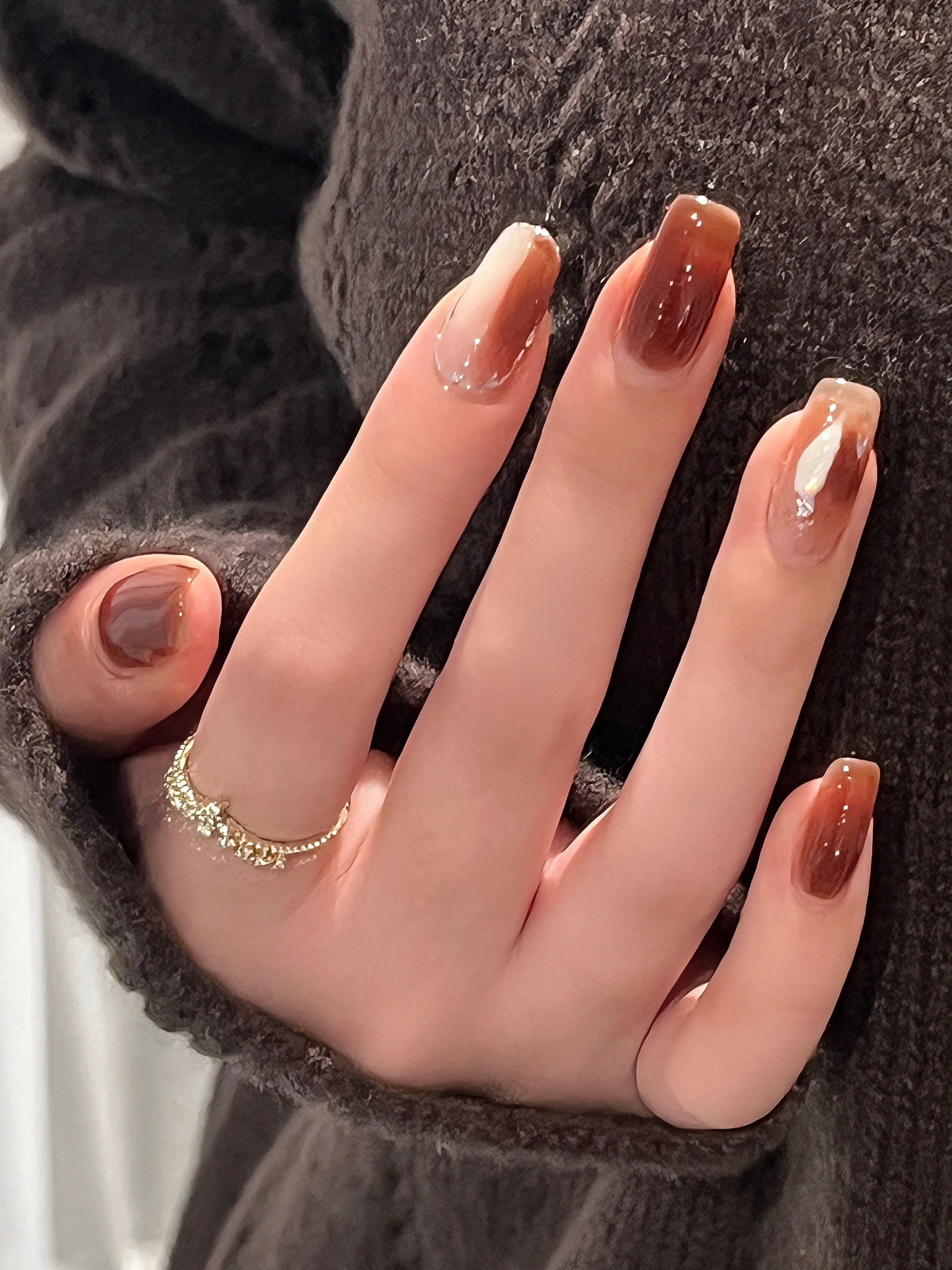 焦糖可可秋冬气质红棕色美甲😍😍😍