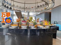 自助取餐区-锦厨自助餐厅·海鲜·牛扒(海口索菲特大酒店)