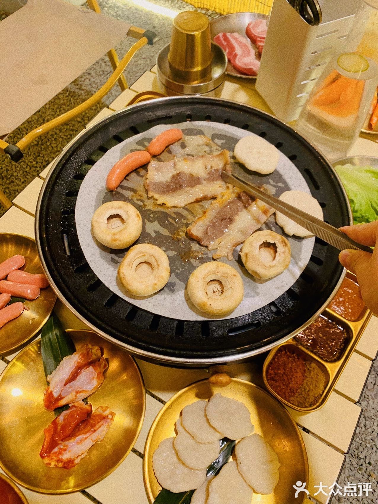 绝了‼️氛围感十足的城市露营烤肉👏