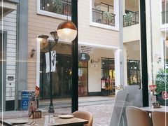 -王府井奥莱临潼小镇(临潼店)