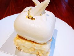 椰子杏桃慕斯-BLAQ咖啡(骏豪店)