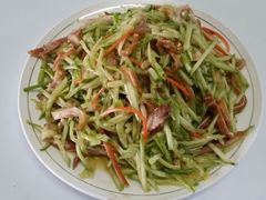 拌猪耳朵-环宇草鸡店·特色炒鸡