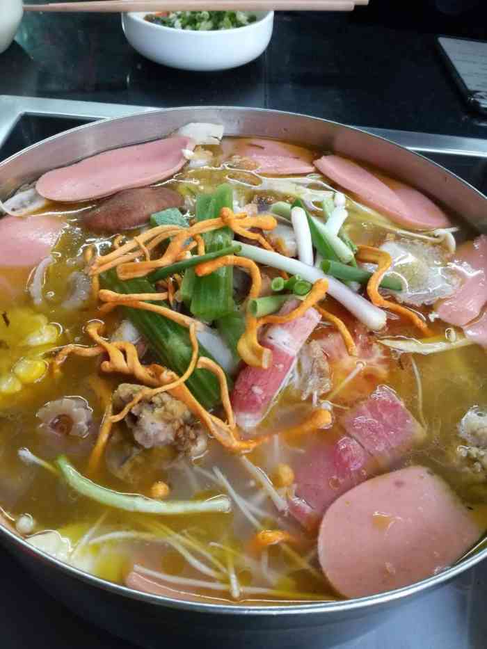 泸州酸菜豆花火锅(高新店)-"到店先要了一份酥肉,然后本来想要份豆花