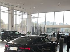-上海永达奥诚奥迪4S店(申江路店)