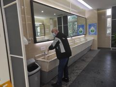 -窦店服务区-停车场