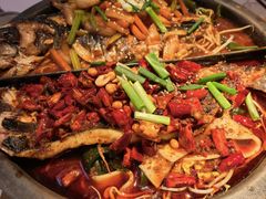 -鸣记脆皮烤鱼·海鲜烤鱼(三八广场店)