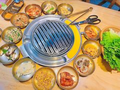 十二道韩式前菜-金顺韩式烤肉·网红烤肉店(广利路店)