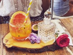 -FLOVIE FLORIST CAFE