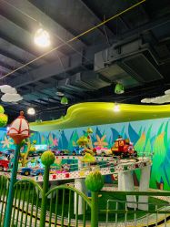 -维佳童话镇演出现场(徐东店)