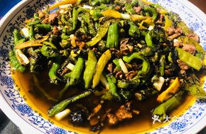 Sichuan-style Braised Rabbit with Chili