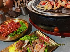 -围炉肉舍丹东海鲜烤肉·烤活鳗(步行街店)