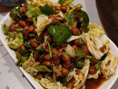 农家大拌菜-小火炕铁锅炖鱼