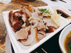 万峦猪脚-台南擔仔面·卤肉饭(老虹井路店)