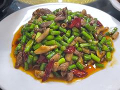 -余杨鸭鸭餐厅