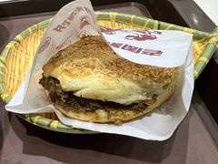 烧饼夹肉-穆得·老周家牛肉烧饼(普利街店)