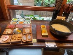 -银米·云南传统过桥米线(双廊黑金冠店)