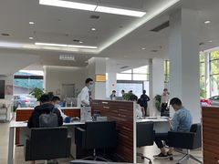 -上海宝信宝马4S店