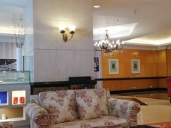 -深圳富苑皇冠假日套房酒店