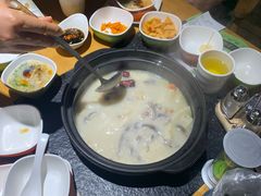 -洪氏嗨捞·广东猪肚鸡·椰子鸡火锅(西咸万象城店)