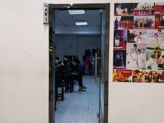 -首脑美容美发化妆美甲培训学校(龙岗校区)