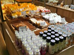 自助取餐区-顶东面包花园·生日蛋糕(世博店)