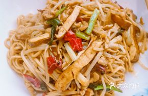 Spicy Meat Noodles with Vegetables