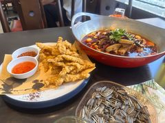 -川流不息·地道川菜·小龙虾(松东路店)