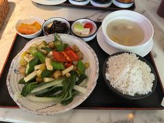 藕带秋葵炒猪肚爽肉饭-JUKEBOX玖部音乐餐厅(华侨城店)