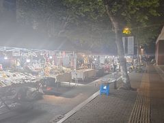 -吴山路夜市