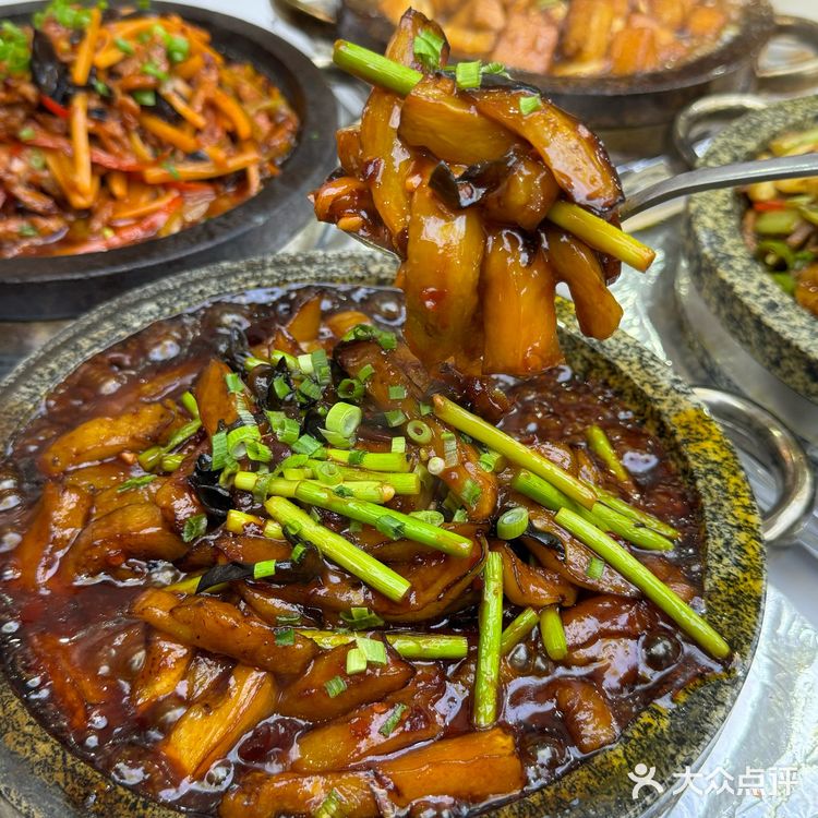 石家庄….巨巨巨下饭的石锅菜！人均二三十