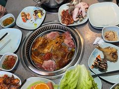 -金滏山·烤肉海鲜火锅自助(襄阳万达店)