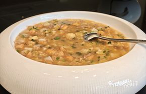 Western-style Braised Abalone with Gelatinous Sea Cucumber and Bone-Steamed