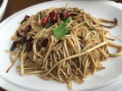 酸萝卜金针菇-易老头三样菜(南滨路总店)