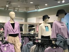 店内环境-H&M(鹏欣水游城店)