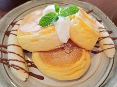 榛果巧克力奶油芝士舒芙蕾松饼-UPPER KITCHEN(延安路店)